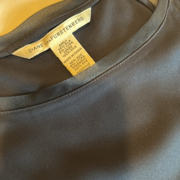 DVF! Navy Blue Ruched Puff Sleeve Blouse - Picture 6 of 8